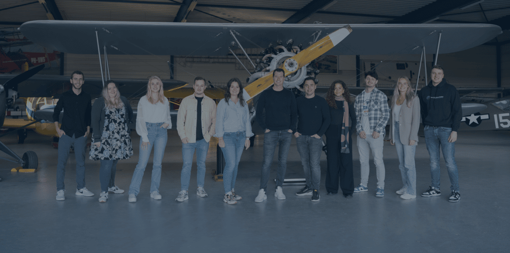 Social media experts voor vliegtuig